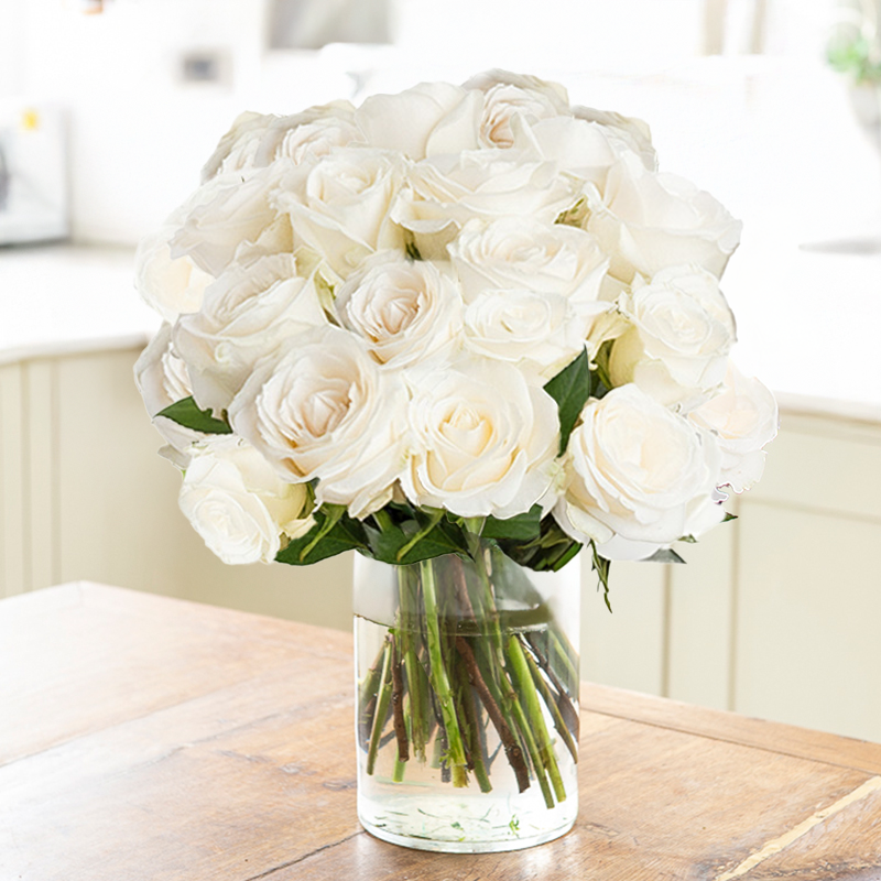 White Letterbox Roses | 12 White Roses | Letterbox Flowers | Flower Delivery UK - Blossoming Gifts