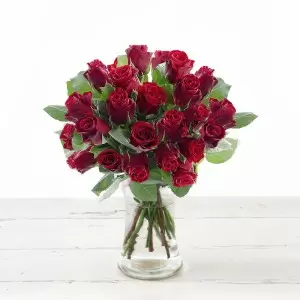 24 Sweetheart Red Roses