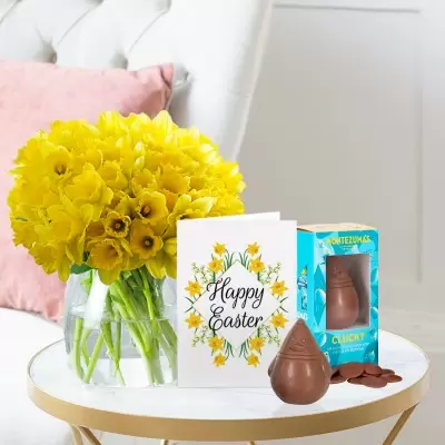 100 Daffodils, Easter Milk Chocolate Chick & Buttons (100g) & Happy Easter Card