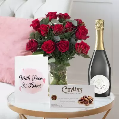 12 Luxury Red Roses, Prosecco, 250g Chocolates & Romance Card
