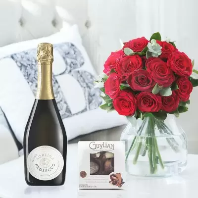 Luxury Red Roses, Prosecco & 65g Chocolates